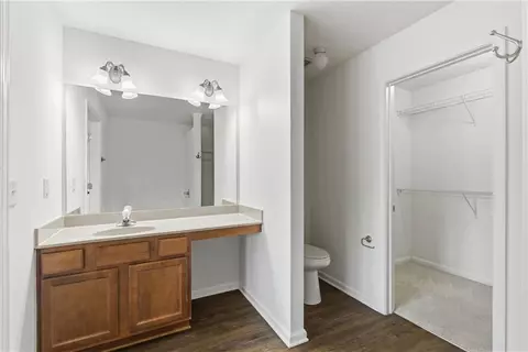 Bath - 1924 Dilcrest Dr, Duluth, GA 30096 photo 1 of 4