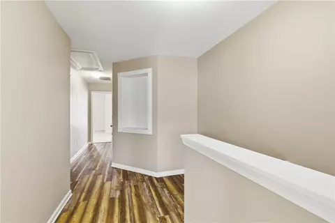 Entry Way - 1924 Dilcrest Dr, Duluth, GA 30096 photo 5 of 8