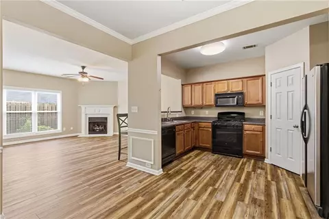 Living - 1924 Dilcrest Dr, Duluth, GA 30096 photo 1 of 4