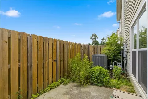 Exterior - 1924 Dilcrest Dr, Duluth, GA 30096 photo 3 of 4