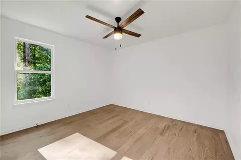 910 Forest Path, Stone Mountain, GA 30088 photo 19