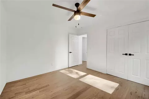 910 Forest Path, Stone Mountain, GA 30088 photo 18