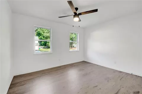 910 Forest Path, Stone Mountain, GA 30088 photo 11