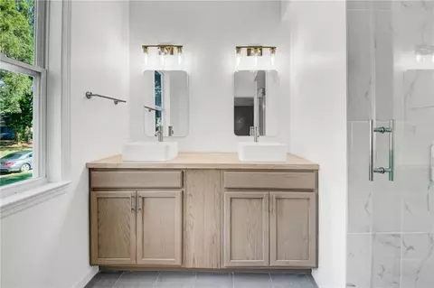 910 Forest Path, Stone Mountain, GA 30088 photo 12