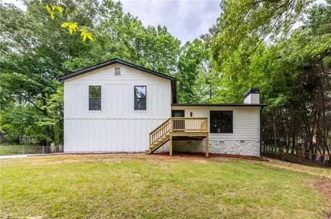 412 Trotters Ridge Rdg, Lawrenceville, GA 30043
