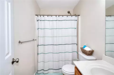 Bath - 148 Alice Walker Dr, Athens, GA 30607 photo 2 of 3