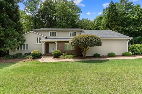 136 S Ole Hickory Trl S, Carrollton, GA 30117