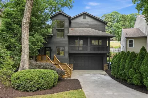 10210 Kinross Rd, Roswell, GA 30076