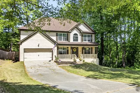 2013 Forsyth Park Ln, Hoschton, GA 30548