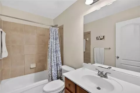 Bath - 2564 Niblick Way, Duluth, GA 30097 photo 4 of 4