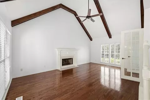 Living - 520 Waterside Ct, Canton, GA 30114 photo 4 of 9