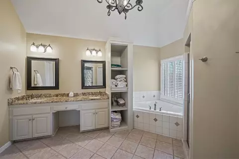 Bath - 520 Waterside Ct, Canton, GA 30114 photo 2 of 7