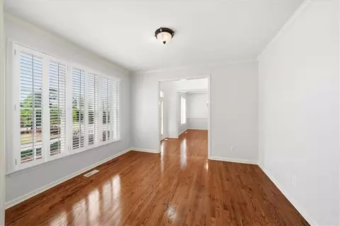 Living - 520 Waterside Ct, Canton, GA 30114 photo 1 of 9
