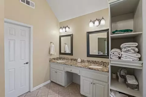 Bath - 520 Waterside Ct, Canton, GA 30114 photo 4 of 7
