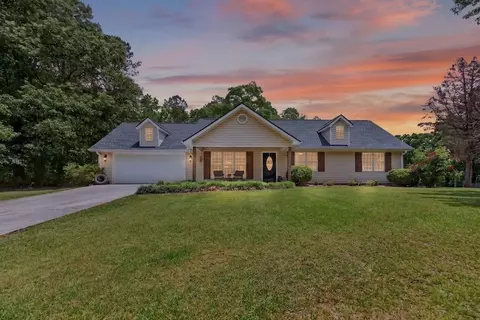 48 Cook St, Tallapoosa, GA 30176