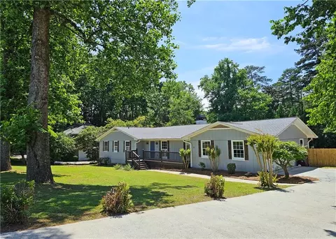 260 E Valley Dr, Marietta, GA 30068