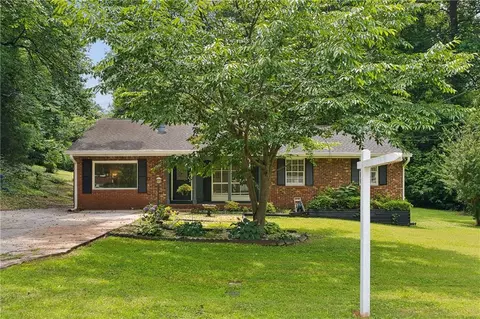 2530 Rolling View Dr SE, Smyrna, GA 30080