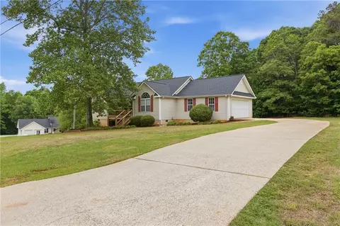 180 Rocky Shoals Trl, Mount Airy, GA 30563