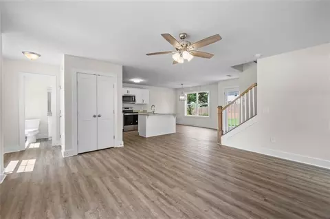 7809 Wilkinson Dr, Gainesville, GA 30506 photo 2