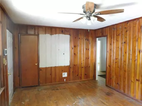 Living - 2803 Maple Rd SE, Rome, GA 30161 photo 2 of 2