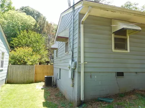 Exterior - 2803 Maple Rd SE, Rome, GA 30161 photo 3 of 7