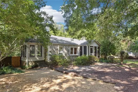 385 Sunset Dr, Athens, GA 30606