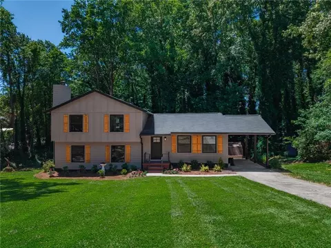 712 Overland Trl, Woodstock, GA 30189