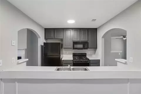 6758 Biscayne Blvd, Rex, GA 30273 photo 12