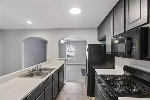 6758 Biscayne Blvd, Rex, GA 30273 photo 14