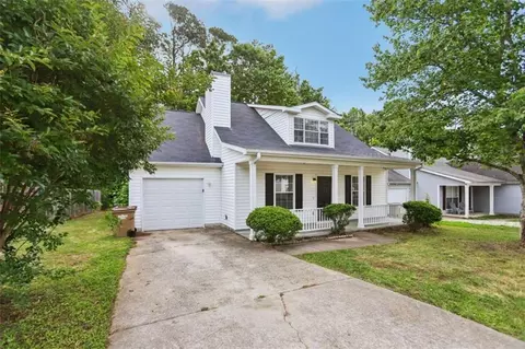 6758 Biscayne Blvd, Rex, GA 30273 photo 2