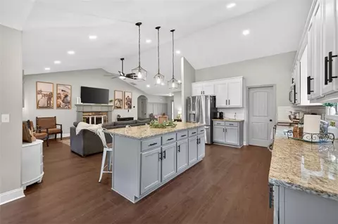 Kitchen - 20 Overlook Ln, Jefferson, GA 30549 photo 6 of 6