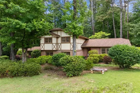 450 Baltimore Ave SW, Lilburn, GA 30047