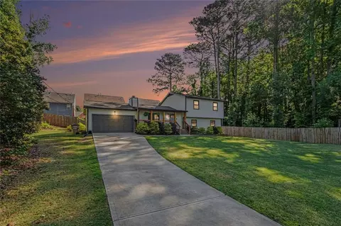 3215 Alcazar Dr SW, Lilburn, GA 30047