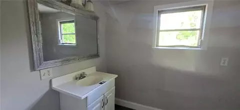 Bath - 8 Spruce St, Porterdale, GA 30014 photo 5 of 5