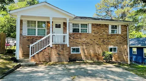656 Cedar Ave NW, Atlanta, GA 30318