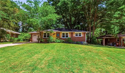 2670 Woodridge Dr, Decatur, GA 30033