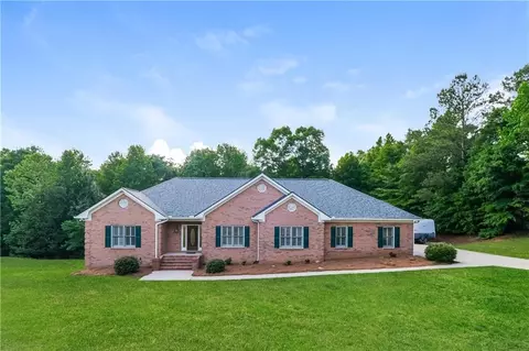 604 Clearwater Ct, Mcdonough, GA 30252