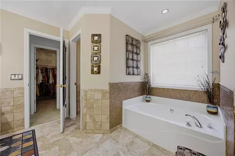 Bath - 3442 Flat Run Dr, Bethlehem, GA 30620 photo 2 of 4