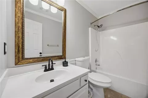 Bath - 3442 Flat Run Dr, Bethlehem, GA 30620 photo 3 of 4