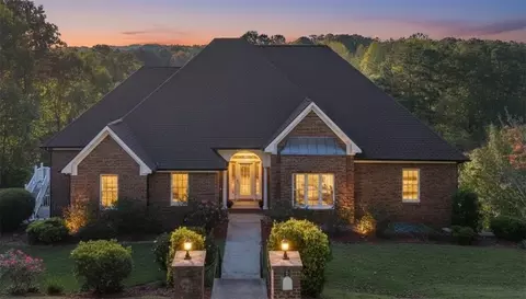 55 Rocky Cir NE, White, GA 30184