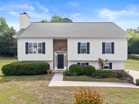 6201 Green Mountain Ln, Clermont, GA 30527