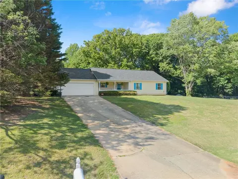 3719 River North Dr, Gainesville, GA 30506
