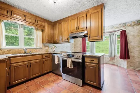 4269 E Cherokee Dr, Canton, GA 30115 photo 3