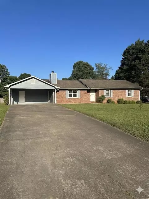 27 Carriage Trce SE, Cartersville, GA 30121