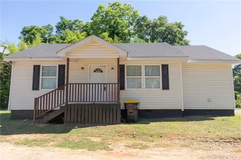 53 Washington Dr, Forsyth, GA 31029
