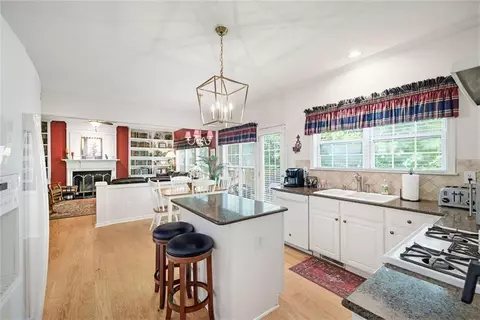3886 Toccoa Falls Dr, Duluth, GA 30097 photo 9