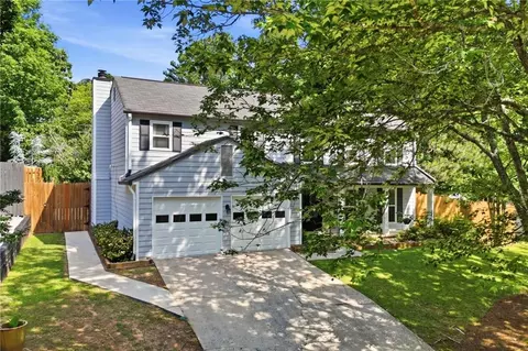 325 Ivy Mill Ct, Roswell, GA 30076