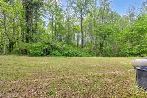 Exterior - 231 Honeysuckle Dr, Commerce, GA 30529 photo 6 of 7
