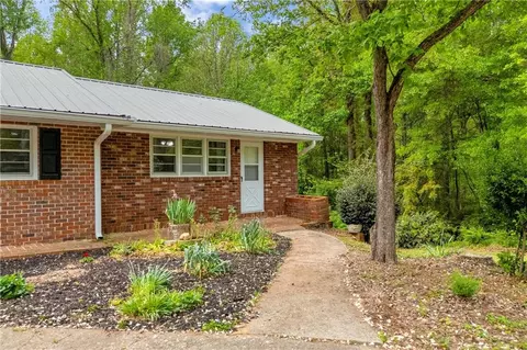 Exterior - 231 Honeysuckle Dr, Commerce, GA 30529 photo 5 of 7