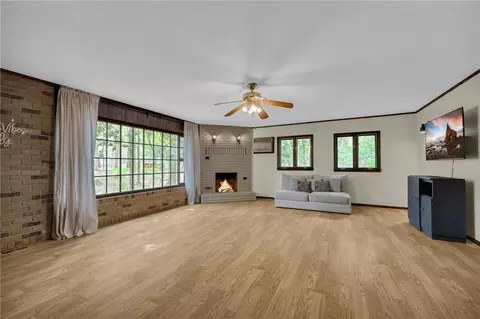 Living - 231 Honeysuckle Dr, Commerce, GA 30529 photo 1 of 3